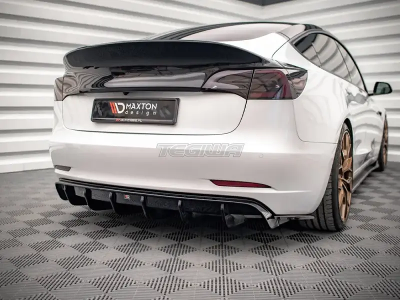 Maxton Design Rear Valance V.2 Tesla Model 3 2017- - Image 2