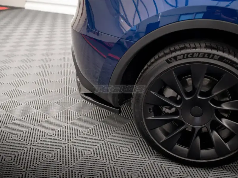 Maxton Design Central Rear Splitter Vertical Bars Tesla Model Y - Image 6