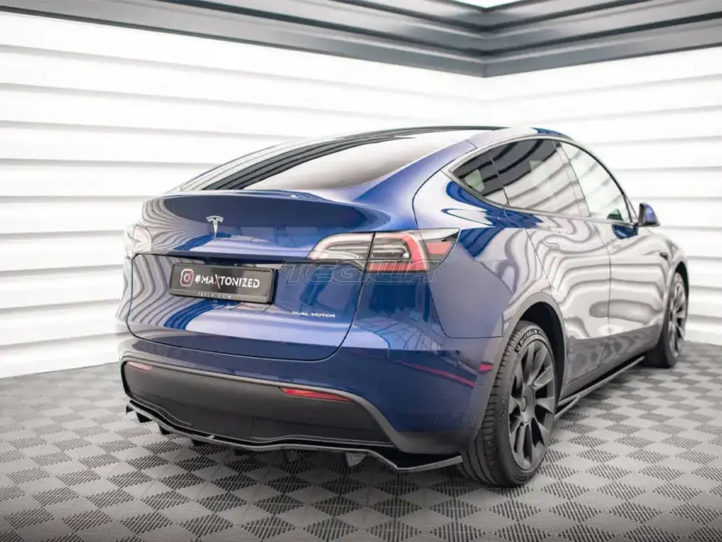 Maxton Design Central Rear Splitter Vertical Bars Tesla Model Y - Image 2