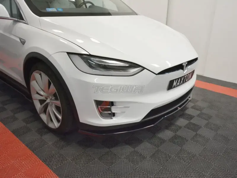 Maxton Design Front Splitter V.2 Tesla Model X 2015- - Image 3