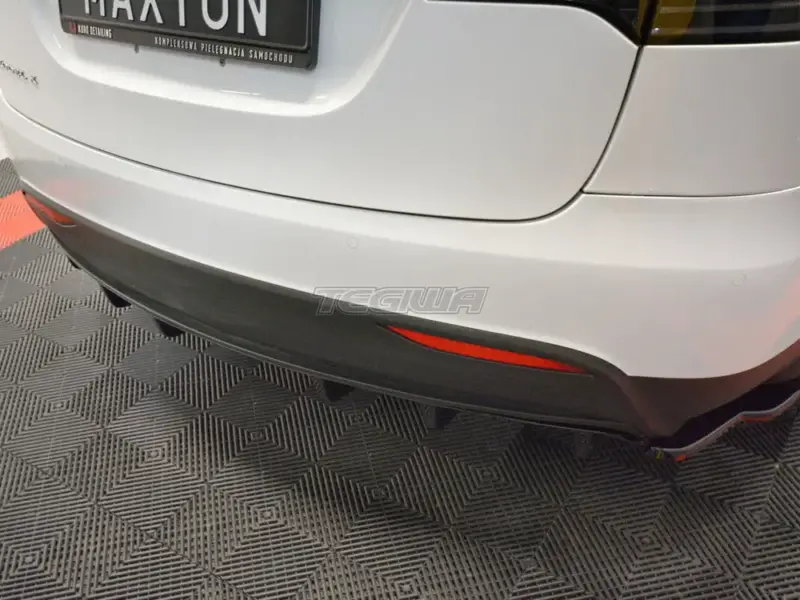 Maxton Design Rear Diffuser Tesla Model X 2015- - Image 3