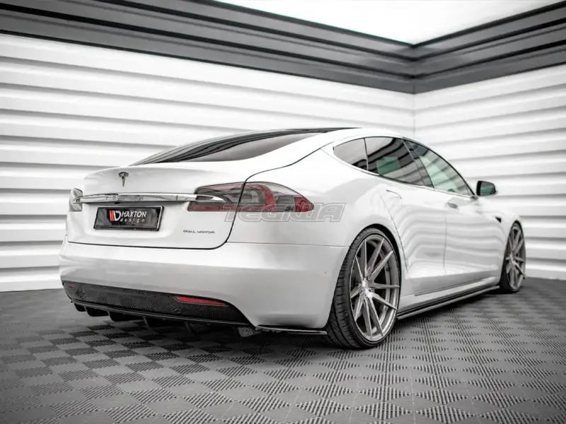 Maxton Design Rear Valance Tesla Model S Facelift 2016- - Image 3