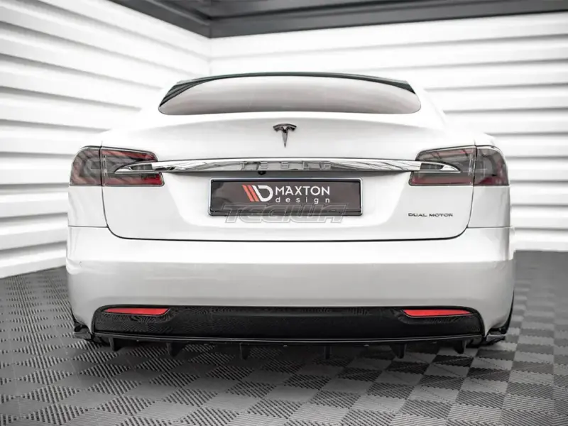 Maxton Design Rear Valance Tesla Model S Facelift 2016- - Image 4