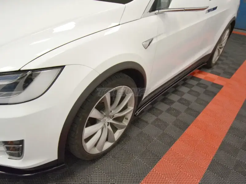 Maxton Design Side Skirts Diffusers V.1 Tesla Model X 2015- - Image 2